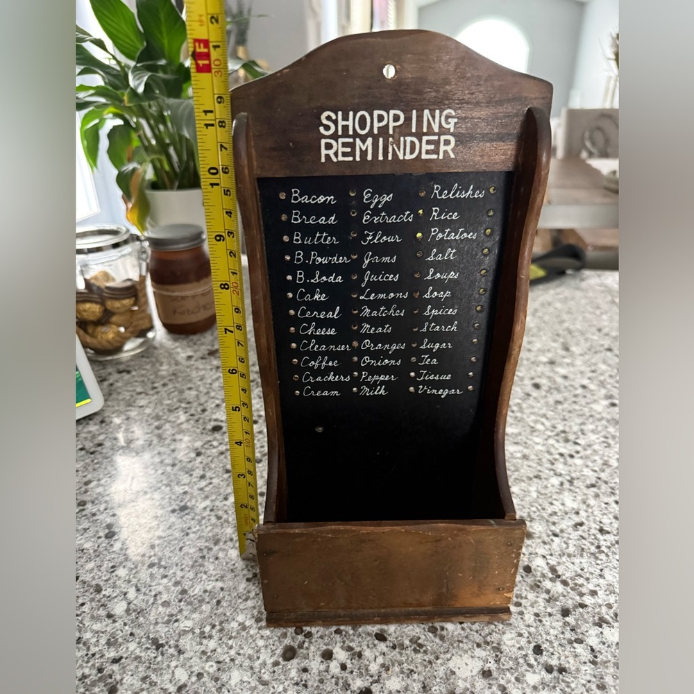 VINTAGE FARMHOUSE WOODEN SHOPPING REMINDER BOARD